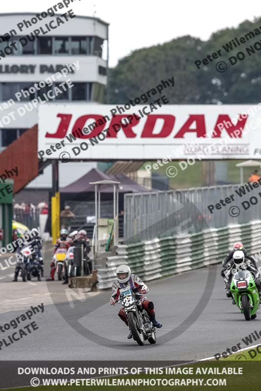 Vintage motorcycle club;eventdigitalimages;mallory park;mallory park trackday photographs;no limits trackdays;peter wileman photography;trackday digital images;trackday photos;vmcc festival 1000 bikes photographs